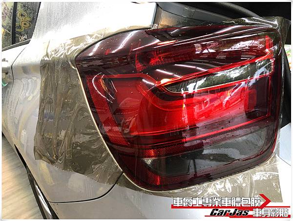 車爵士車體包膜車身彩貼-BMW F20 116i 尾燈 自體修復 茶色燻黑改色包膜