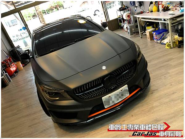 車爵士車體包膜車身彩貼-BENZ CLA250 全車漆面 3M 消光黑改包膜