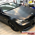 車爵士車體包膜車身彩貼-BMW E90 325i 全車消光黑、3D黑卡夢改色包膜