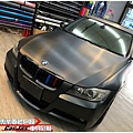 車爵士車體包膜車身彩貼-BMW E90 325i 全車消光黑、3D黑卡夢改色包膜