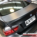 車爵士車體包膜車身彩貼-BMW E90 325i 全車消光黑、3D黑卡夢改色包膜