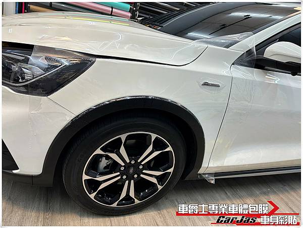 車爵士車體包膜車身彩貼-FORD FOCUS 全車漆面 TPU自體修復透明犀牛皮保護膜、車燈茶色燻黑改色包膜