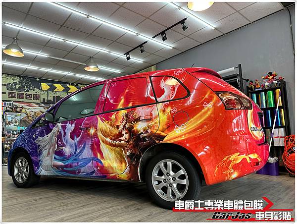 車爵士車體包膜車身彩貼-MITSUBISHI COLT PLUS 客製化冰火鳳凰全車彩貼代施工