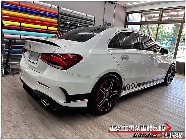 車爵士車體包膜車身彩貼-BENZ A35客製化車身運動線條及車側彩貼