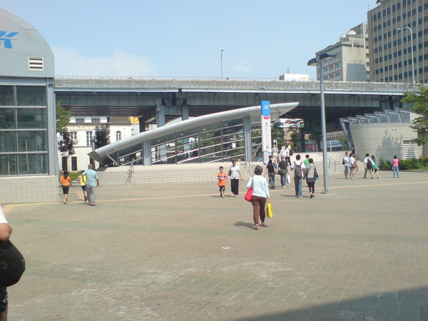 捷運高雄車站