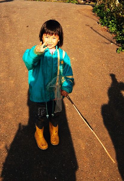 一點都不怕生的小女生