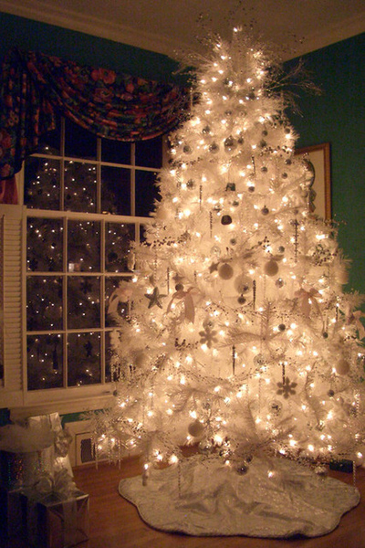 white-artificial-christmas-tree.jpg