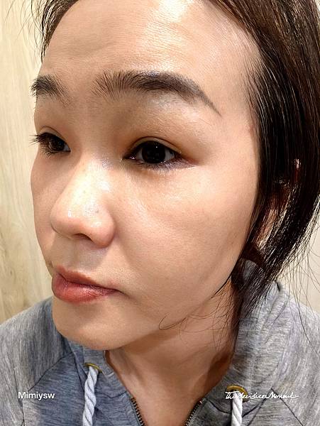 CHIC CHOC 奇可俏可「花萃保濕菁華」保養後6 (1).jpg CHIC CHOC 奇可俏可「花萃保濕菁華」保養後6 (1).jpg