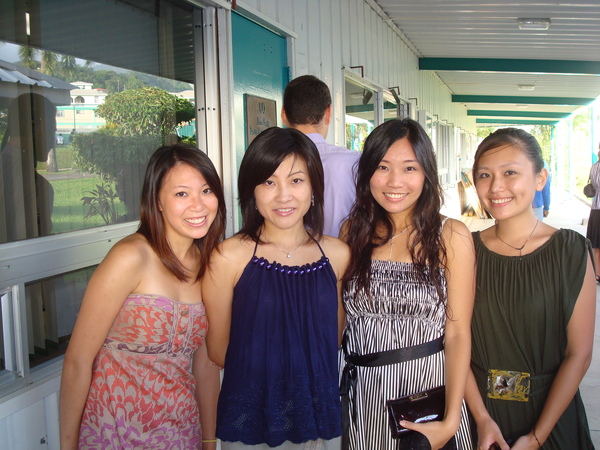 這邊的女生組(左至右) Melissa, Satomi, Carmen, 我!