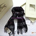BURBERRY巴寶莉純羊絨圍巾男女士經典小格子黑色 2300 (1)_conew1