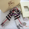 BURBERRY巴寶莉純羊絨圍巾男女士經典格子白色 2300 (1)_conew1