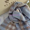 BURBERRY巴寶莉純羊絨圍巾男女士經典格子蘭色 2300 (2)_conew1