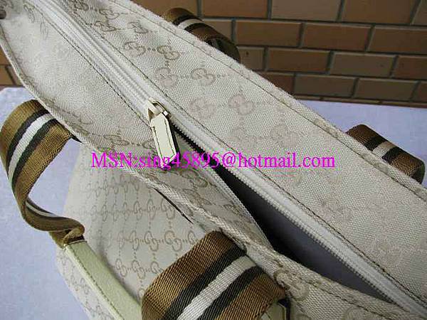 GUCCI~編號131231白色大號水餃包W48H28D23CM~2800 (3)