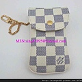 nEO_IMG_LV-N66546早春新款白格時尚精品手機套價格1500元