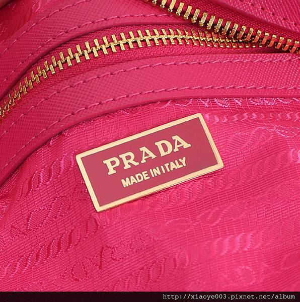 PRADA普拉達新款女包 1674梅紅W20H17D8 (4).JPG