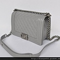67086灰色球紋皮配古銀鏈LEY BOY新款 W25×H16×D9cm (1).jpg