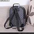 LV M41530 黑格後背包W42H31D13 (1).jpg