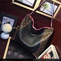 LV M41558 老花配黑配玫紅內裏新款肩背包W38H31D15.jpg