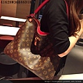LV M41628 老花配紅色新款女士肩背包W36H46D18 (1).jpg