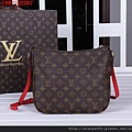 LV M41679老花配紅色女士斜背包W27H23D7 (2).jpg