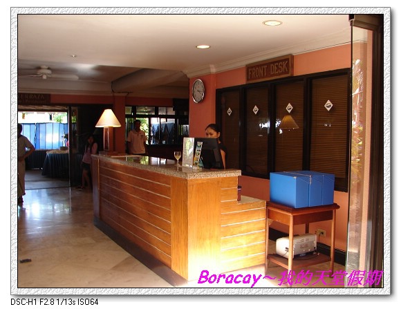 A6-06Fairway lobby.jpg