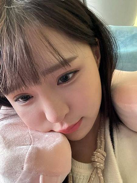台年正妹按摩腿白皙黑OL全身舒按摩特跪背