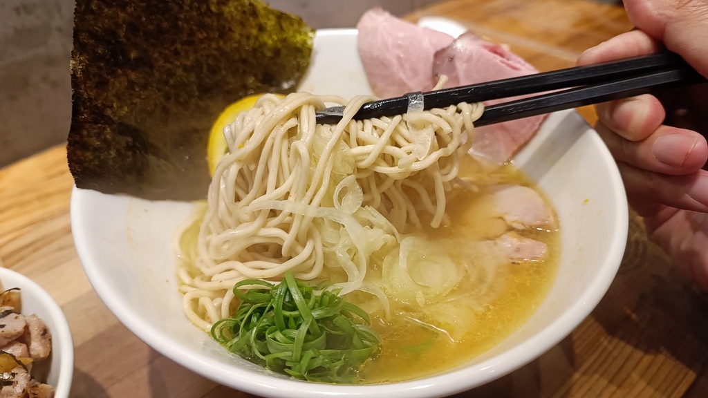 【台北大安】柑橘Shinn Soba 拉麵、很特別的柑橘口味