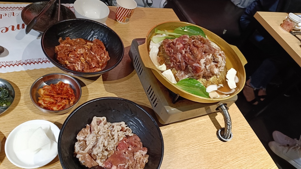 【台北中山】韓飽飽滿滿Okay韓式料理吃到飽、韓國烤肉吃到飽