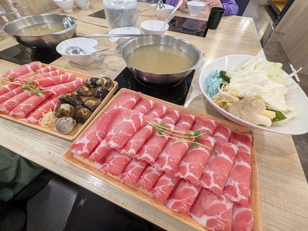 【台北士林】極禾鍋物職人社中店、劍潭公車紅7可到