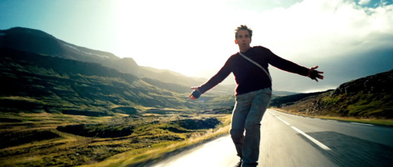 the-secret-life-of-walter-mitty-teaser-trailer-skateboarding