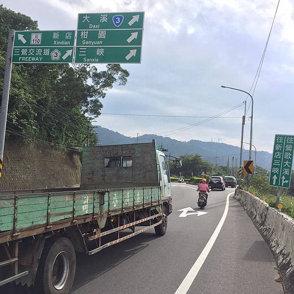 偷看逼逼跟球場_19.jpg 油漆,裝修,裝潢,室內設計,粉刷,清潔,方師傅,防水,工程,水泥,泥作,水電,土水,漆妻油漆,三峽,三峽打球,籃球,打籃球,溪北河濱公園