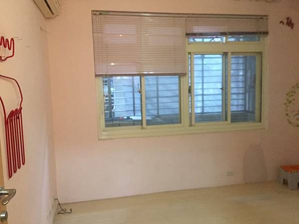 永吉路鄭先生_200306_0013.jpg 三峽,台北,北部,新北,板橋,樹林,鶯歌,新店,桃園,三峽油漆,台北油漆,新北油漆,新店油漆,樹林油漆,板橋油漆,新莊油漆,三重油漆,桃園油漆,萬華油漆,油漆,裝修,裝潢,室內設計,粉刷,方師傅,防水,工程,水泥,泥作,水電,土水,漆油妻