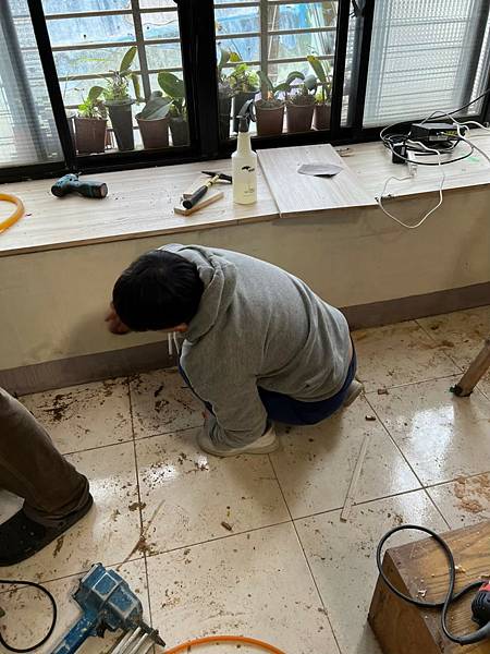 職人,油漆師傅,三峽,台北,北部,新北,板橋,樹林,鶯歌,新店,桃園,三峽油漆,台北油漆,新北油漆,新店油漆,樹林油漆,板橋油漆,新莊油漆,三重油漆,桃園油漆,萬華油漆,油漆,裝修,裝潢,室內設計,粉刷,方師傅,防水,工程,水泥,泥作,水電,土水,漆油妻,防霉處理,除菌