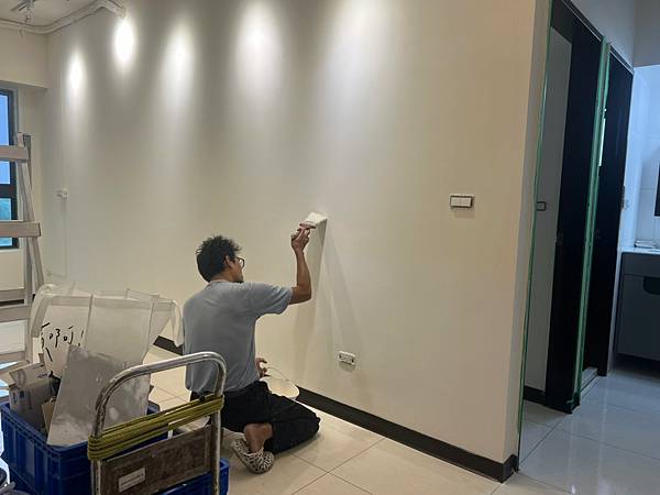 LINE_ALBUM_平鎮很會殺價夫妻_221115_45.jpg 三峽,台北,北部,新北,板橋,樹林,鶯歌,新店,桃園,三峽油漆,台北油漆,新北油漆,新店油漆,樹林油漆,板橋油漆,新莊油漆,三重油漆,桃園油漆,萬華油漆,油漆,裝修,裝潢,室內設計,粉刷,方師傅,防水,工程,水泥,泥作,水電,土水,漆油妻