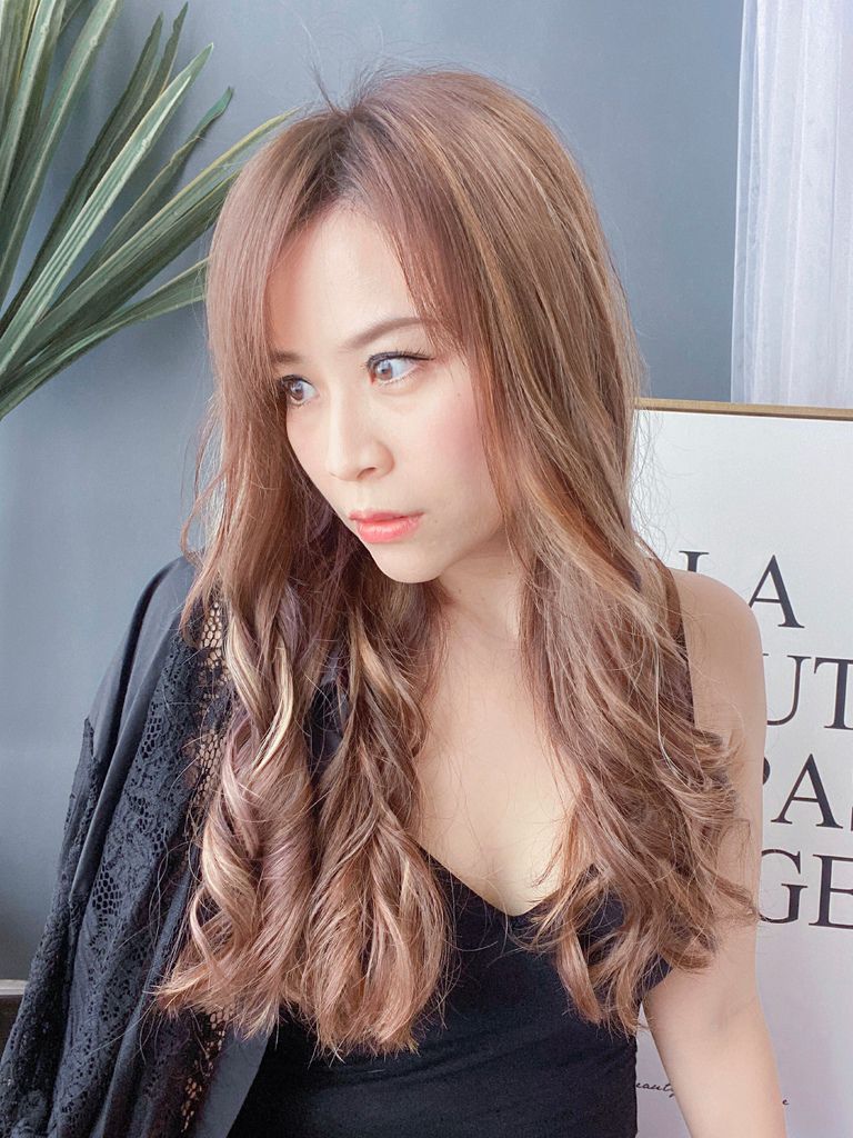 【台北車站美髮分享】A hair Salon-許昌店 2020歐美染髮大勢〝仿手刷染〞/設計師Franda/台北車站髮廊/染髮/燙髮/護髮