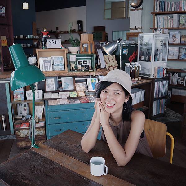 【Room A】｜台南中西區圖書館/咖啡廳｜茶水無限供應、閱