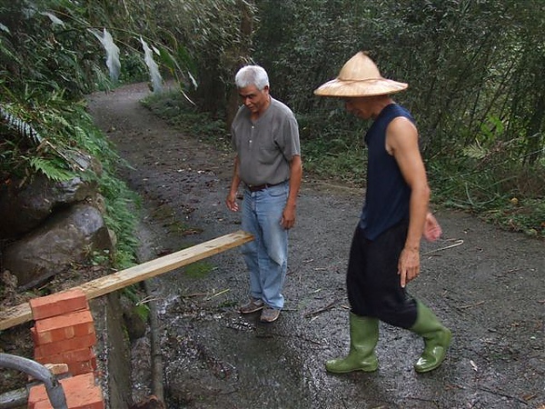 調整水塔水平