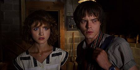 劇評 怪奇物語stranger Things 第三季s3 共8集 零點五 存在於一與零之間 痞客邦 劇評 怪奇物語stranger Things 第三季s3 共8集 零點五 存在於一與零之間 痞客邦