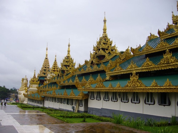 052_Shwedagon.jpg