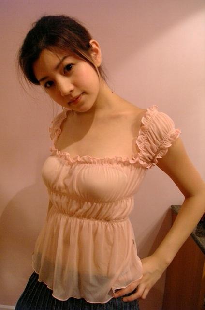 www.eyny.com_陳妍希_15.jpg_09031414371a9378e461cb5cc9.jpg