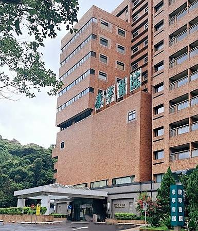 子宮肌腺腺民辛酸史/內湖康寧醫院(李易良醫師)手術紀錄