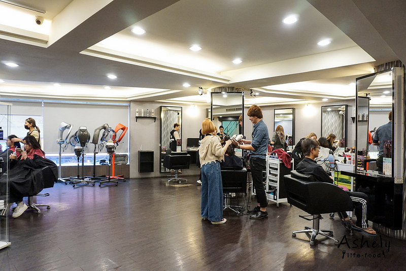 板橋髮廊推薦 Wor Hair 府中店 板橋染髮 剪髮 護髮推薦 中價位消費小資女孩也負擔的起 來染一頭今年最流行的楓糖斑比色吧 愛許莉 板橋髮廊推薦 Wor Hair 府中店 板橋染髮 剪髮 護髮推薦 中價位消費小資女孩也負擔的起 來染一頭今年最流行的楓糖斑比色吧 愛許莉
