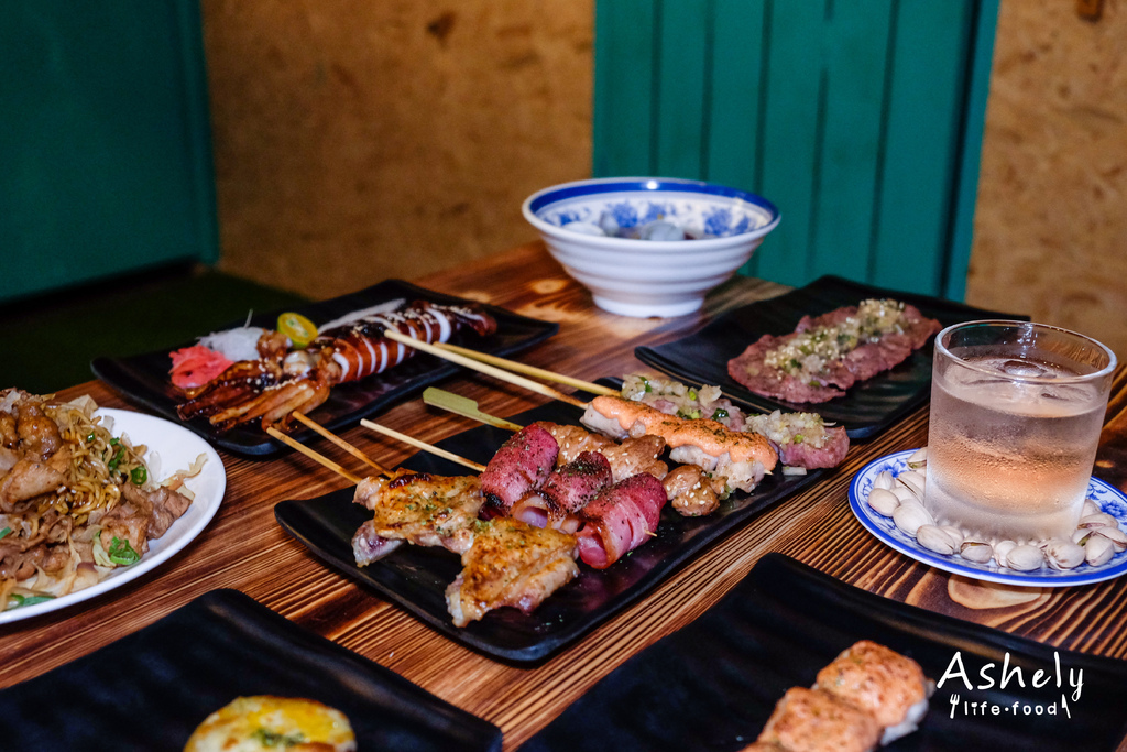 《醇串食代》好吃又好玩充滿童趣的復古街頭風居酒屋．中和居酒屋