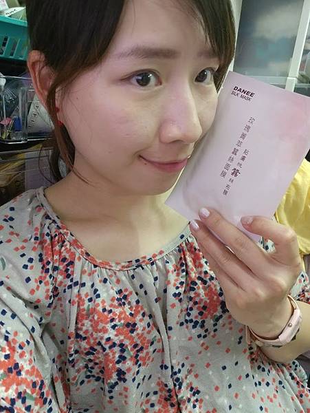 女人知己試用大隊,DANEE岱妮蠶絲面膜系列,DANEE岱妮,蠶絲面膜,蠶絲布膜,貼膚100%純蠶絲面膜,岱妮獨家專利蠶絲面膜,DANEE岱妮水嫩亮白蠶絲面膜,DANEE岱妮玫瑰菁萃蠶絲面膜,水嫩亮白