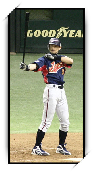 375px-WBC2006_Ichiro_Suzuki_1.jpg