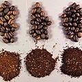咖啡豆與粉末.jpg