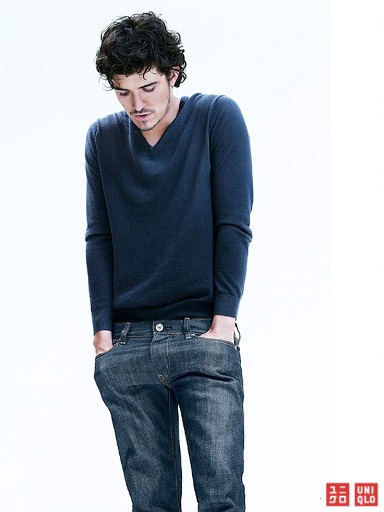 Charlize-Theron-Orlando-Bloom-for-Uniqlo-300910-4.jpg