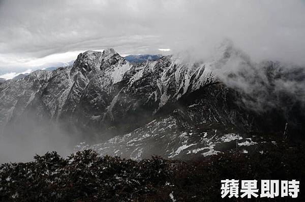 陽明山下雪了