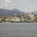 前往Lonsdale Quay Market：沿途風景