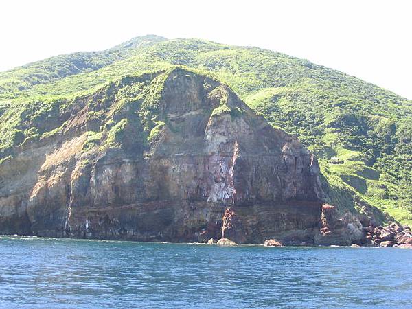 龜山島(陡峭的山壁)
